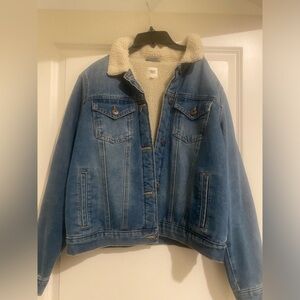 True Craft lined jean jacket size large, good condition, only worn a few times.